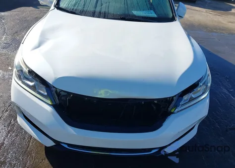 2017 Honda Accord Hybrid Ex-L z USA, uszkodzony, nr VIN JHMCR6F52HC027038